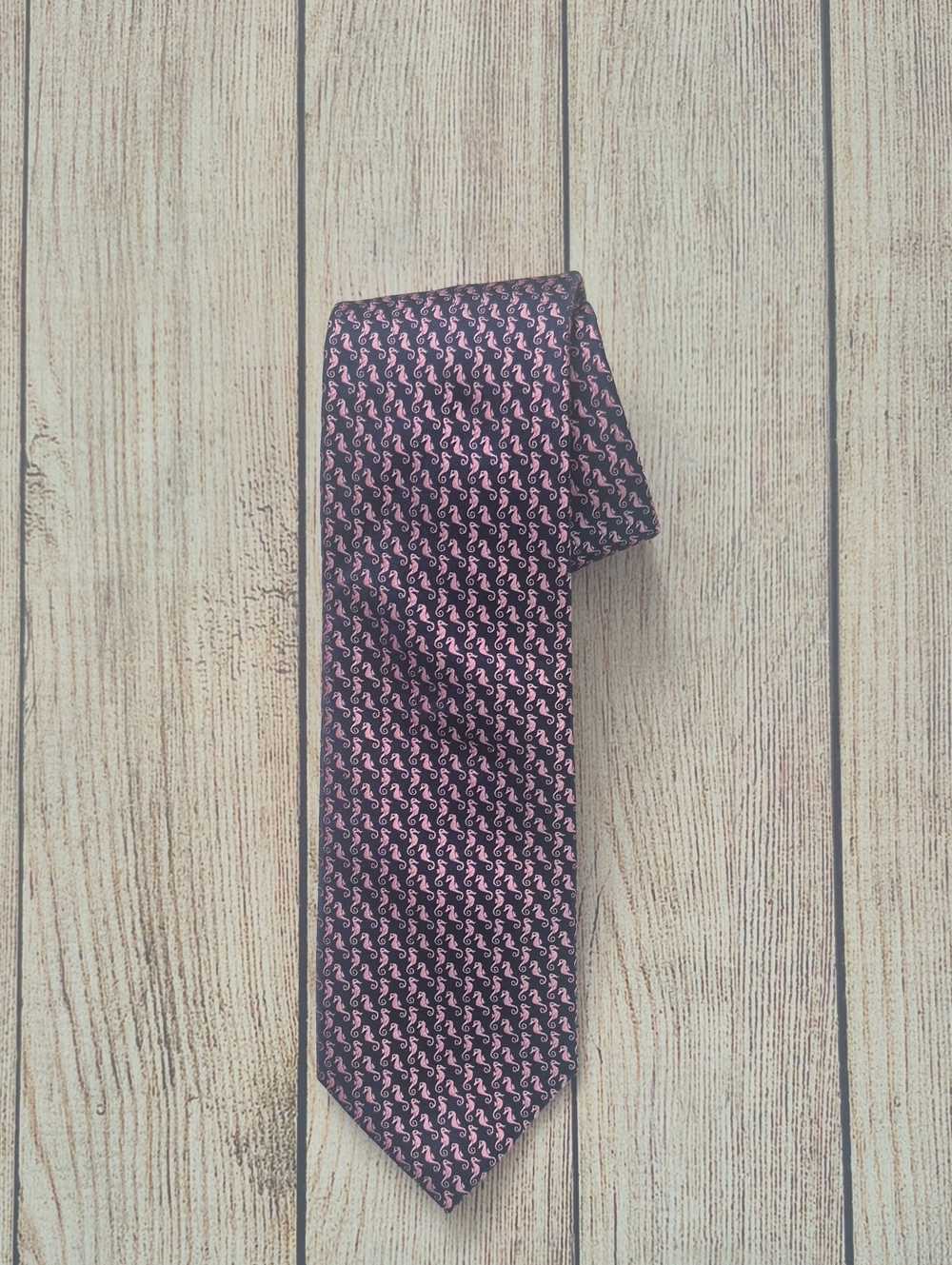 Charles Tyrwhitt Men's Navy & Pink Seahorse Print 100% Silk Necktie Luxury